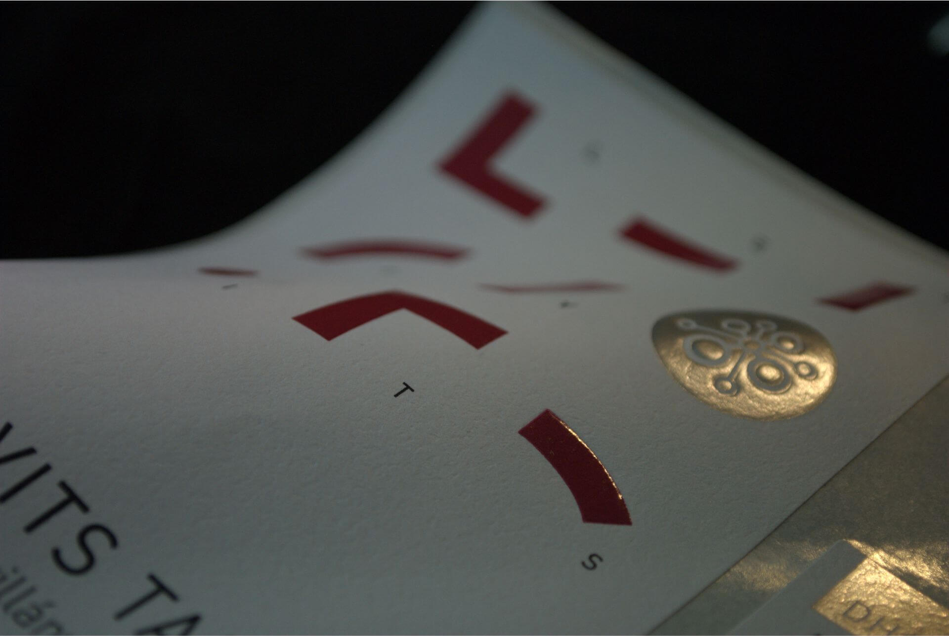 dombor-relief-lakk-es-ezustfolia