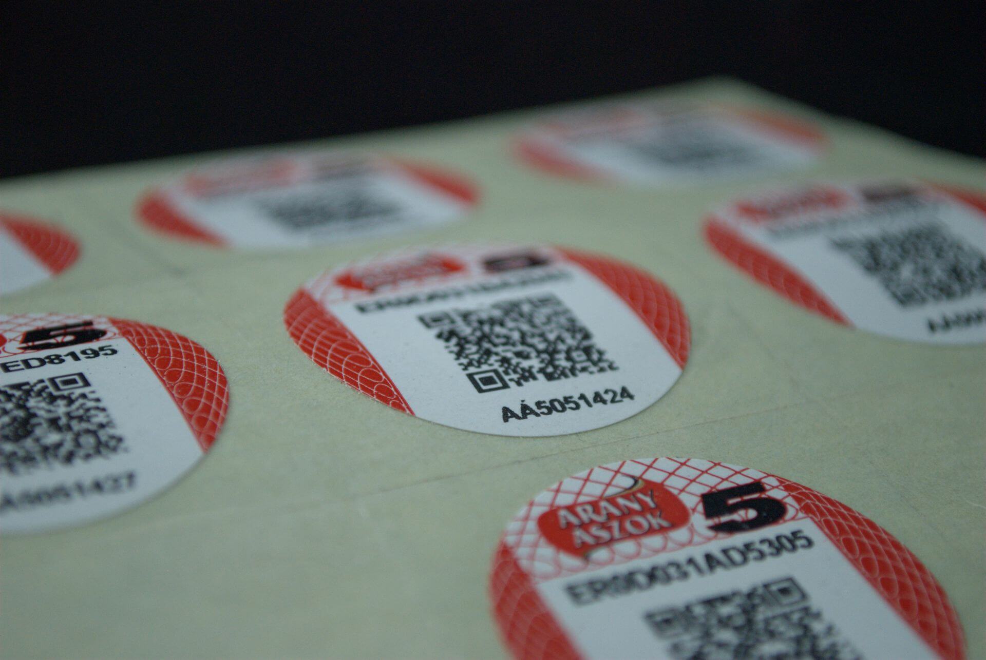 piggyback-QR-egyedi-kod